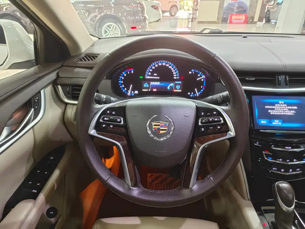 Cadillac XTS 2015 — фото 18