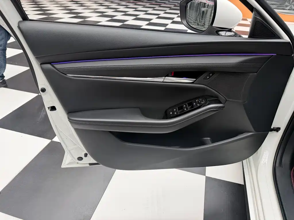 Mazda 3 Axela 2022