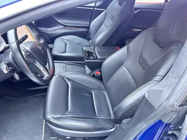 Tesla Model S 2016