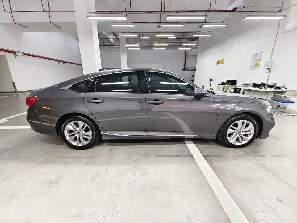 Honda Accord 2020 — фото 18