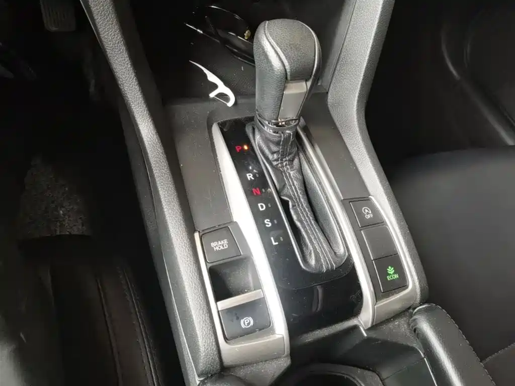 Honda Civic 2018 — фото 14