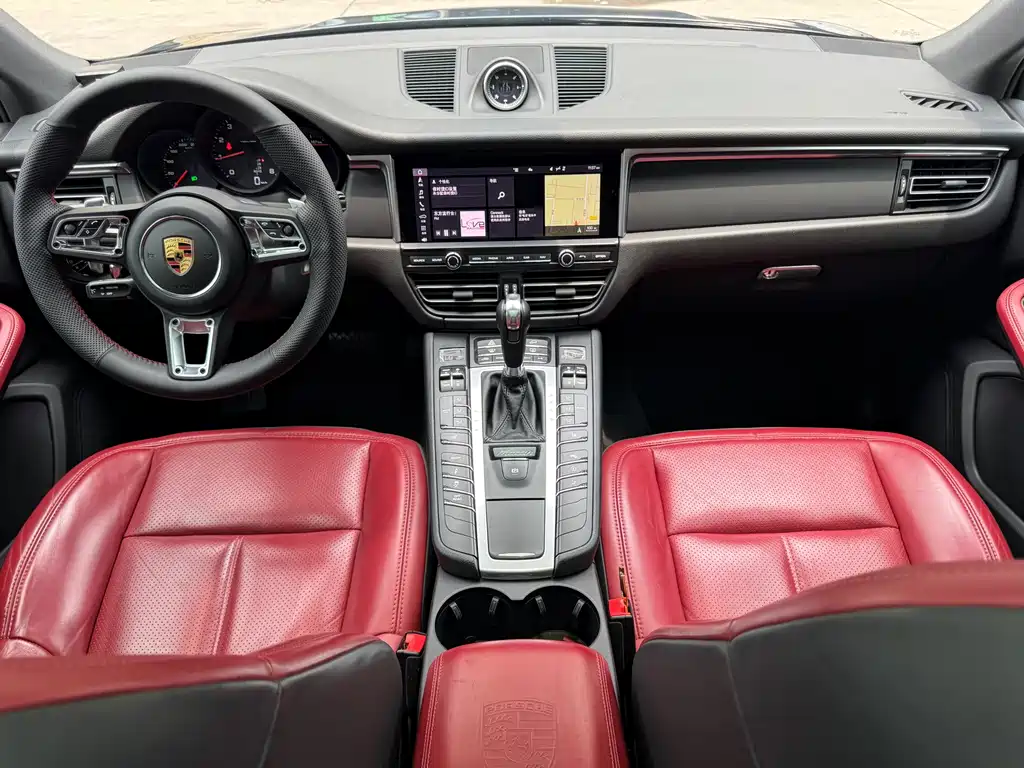 Porsche Macan 2020 — фото 14