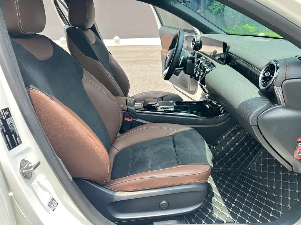 Mercedes-Benz A-Class 2019 — фото 14