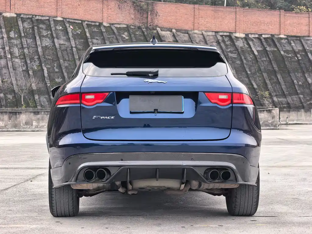 Jaguar F-PACE 2018 — фото 16