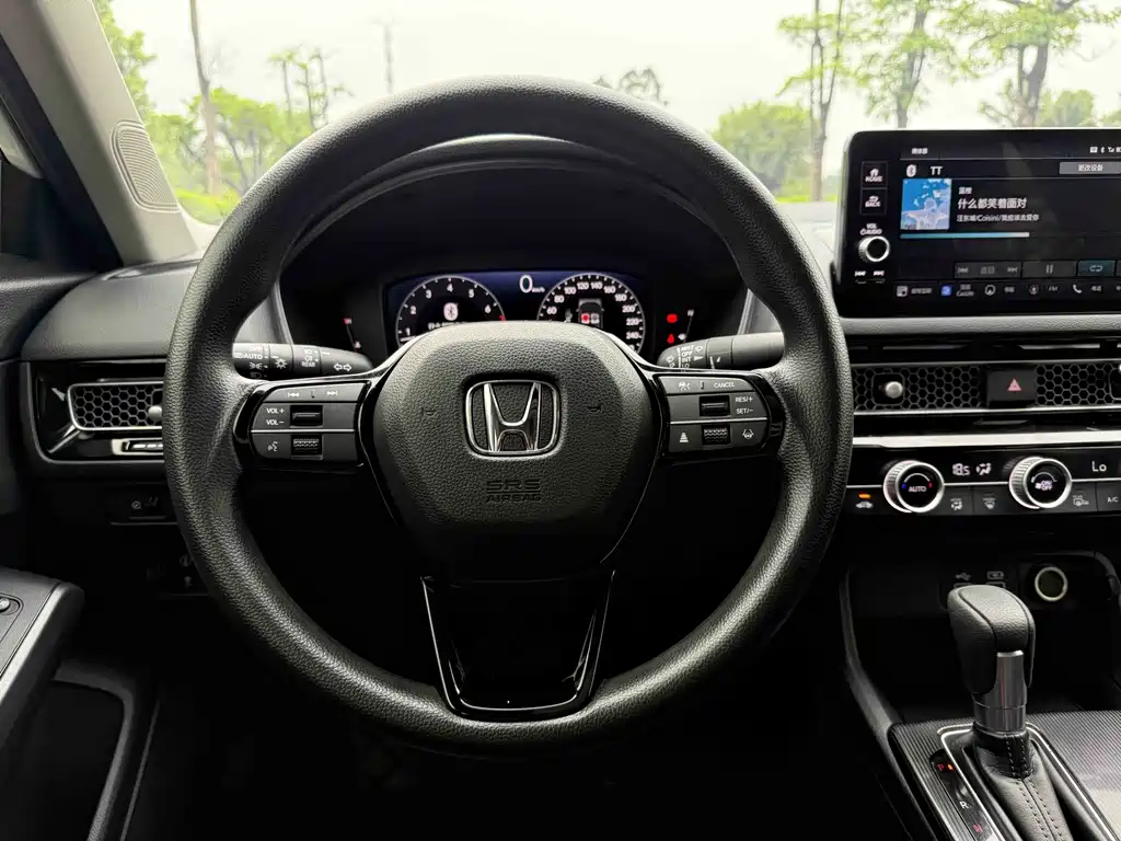 Honda Civic 2024 — фото 17