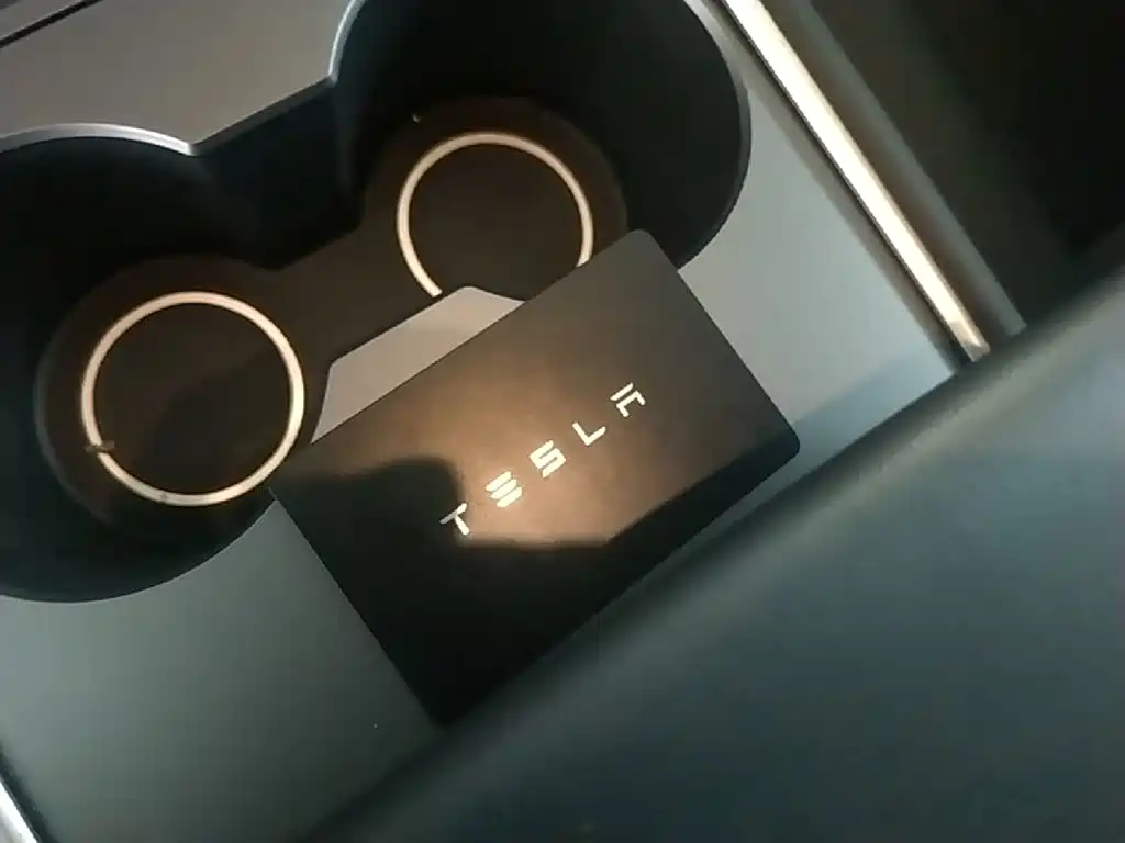 Tesla Model 3 2023 — фото 9