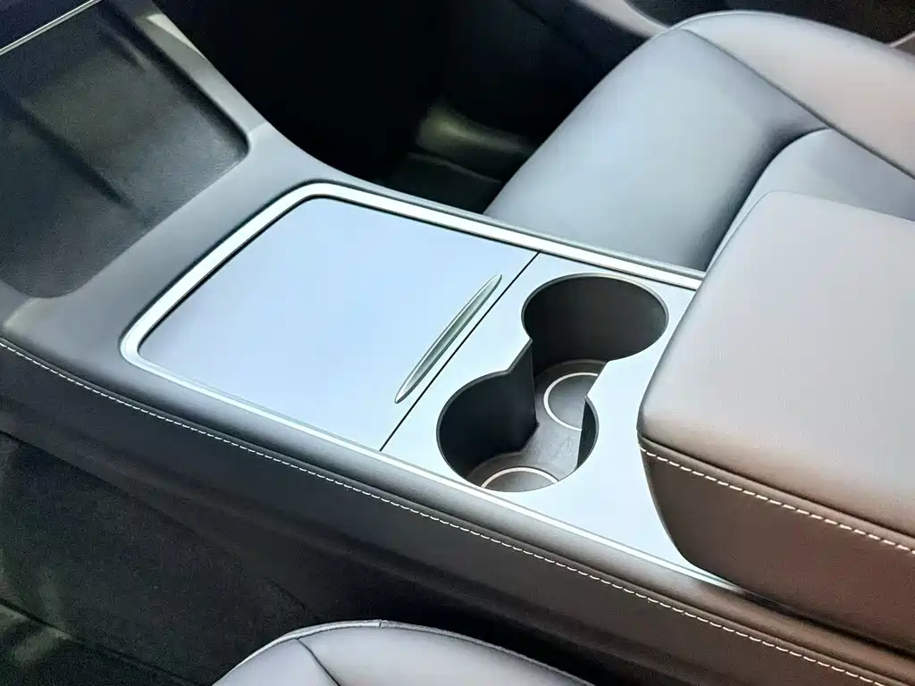 Tesla Model Y 2022 — фото 7
