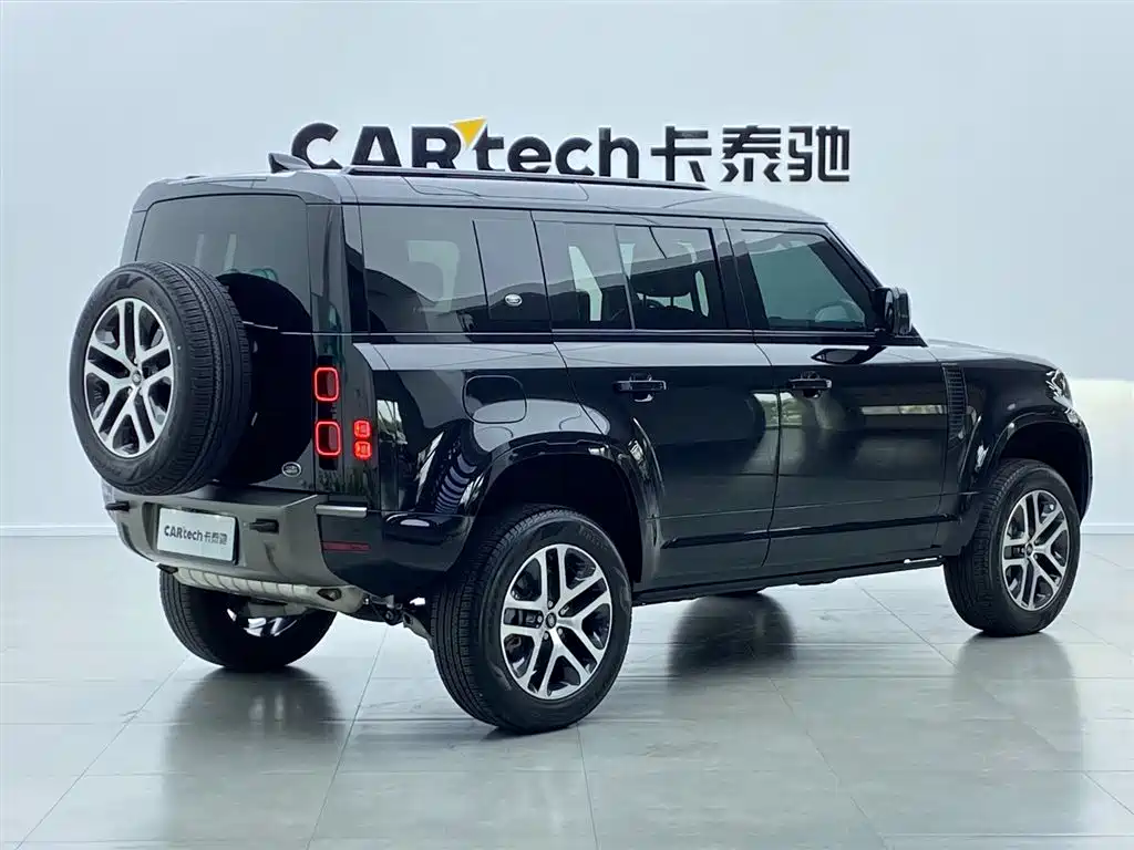 Land Rover Defender 2023