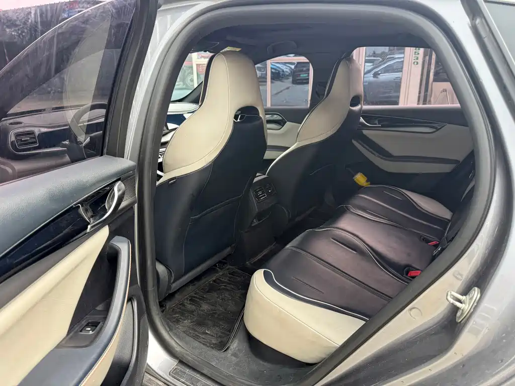 BYD Qin PLUS 2022 — фото 10