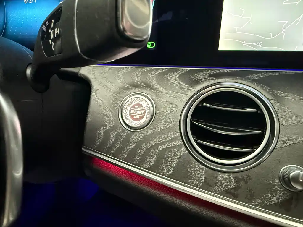 Mercedes-Benz E-Class 2021 — фото 10