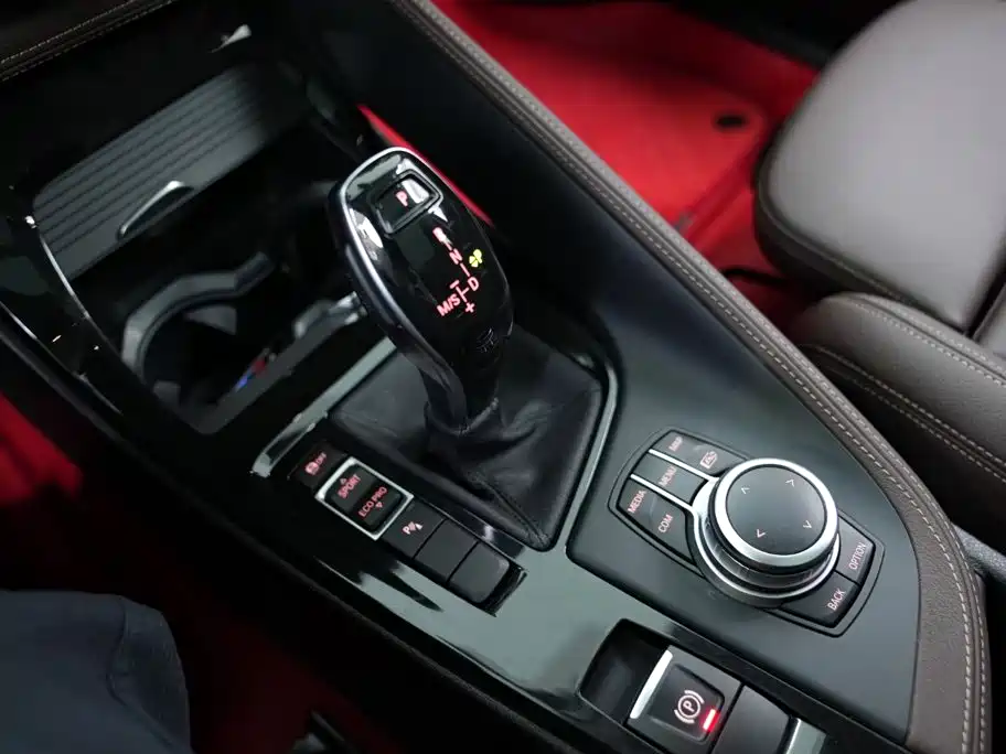 BMW X2 2023 — фото 12