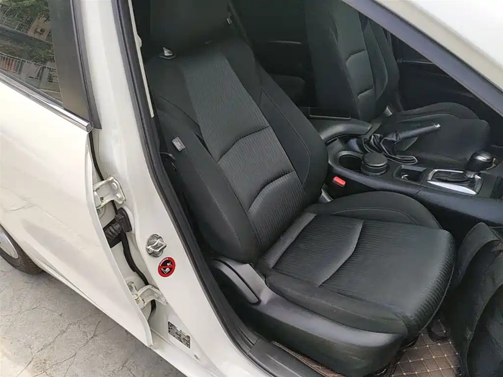 Mazda 3 Axela 2016 — фото 25