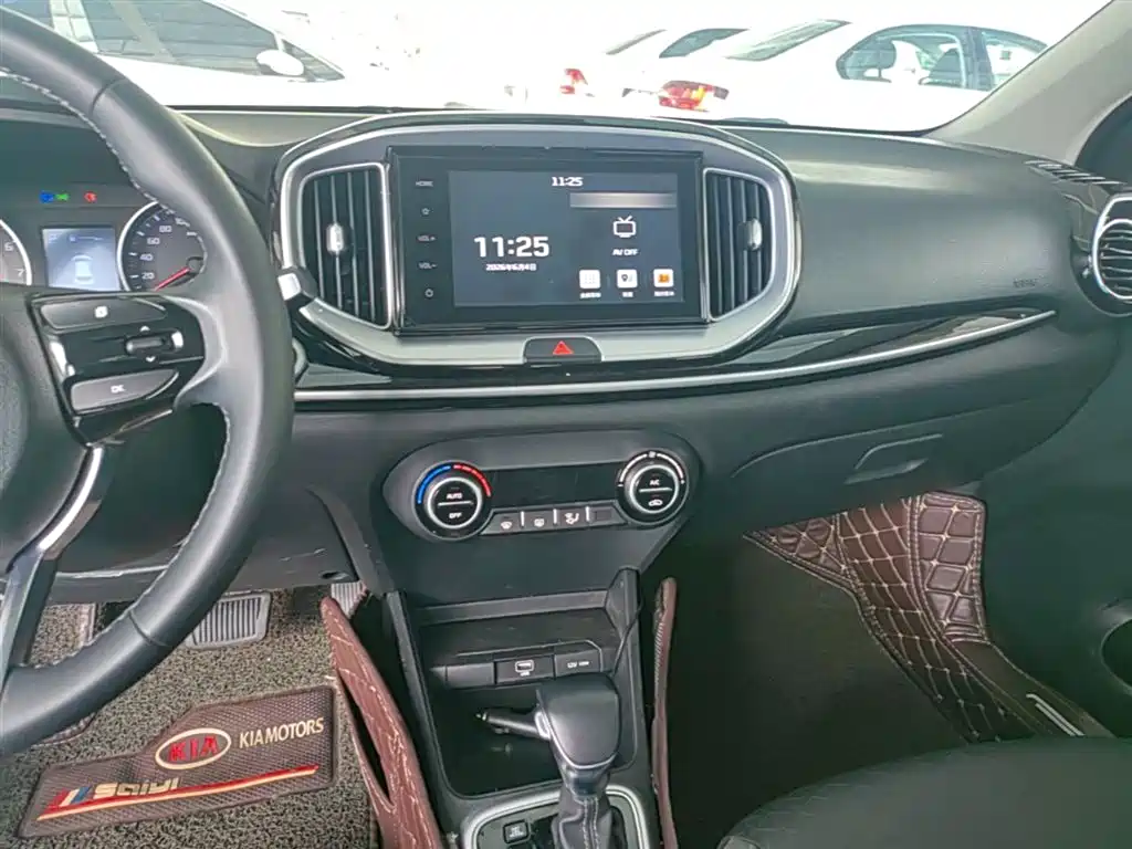 Kia KX1 2019 — фото 13