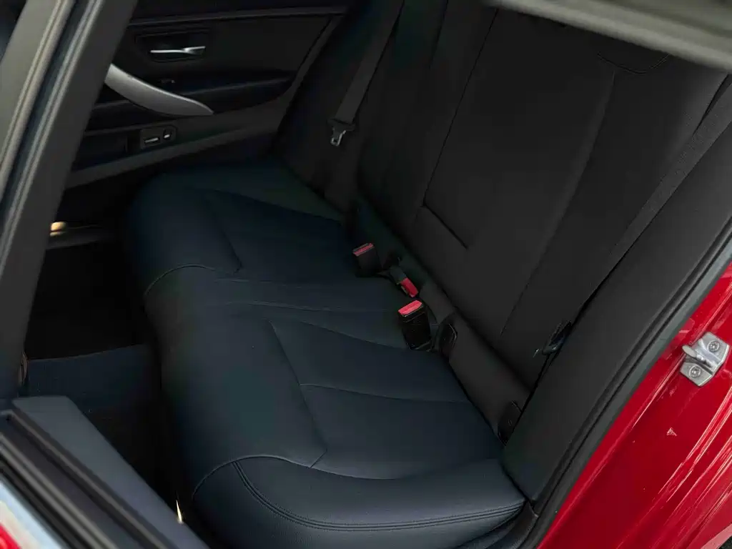 BMW 3 Series 2015 — фото 11