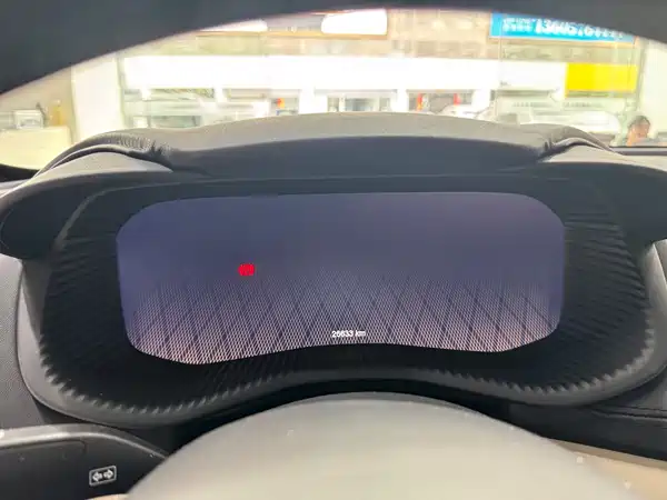 Aston Martin DBX 2025