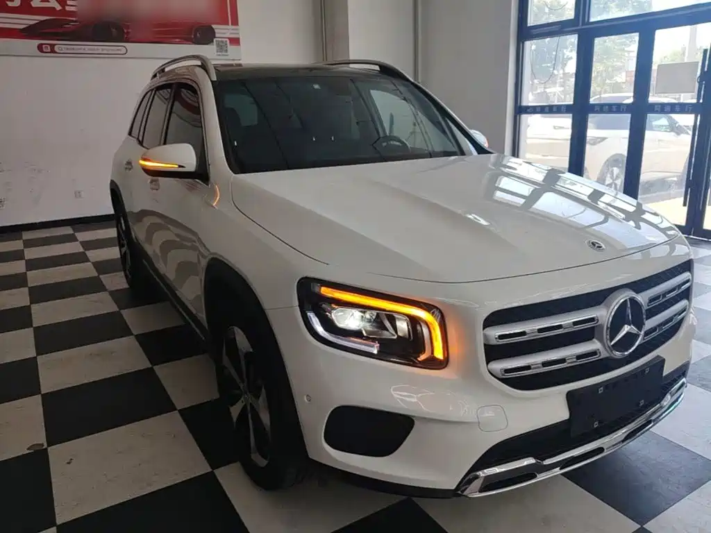 Mercedes-Benz GLB 2023 — фото 4