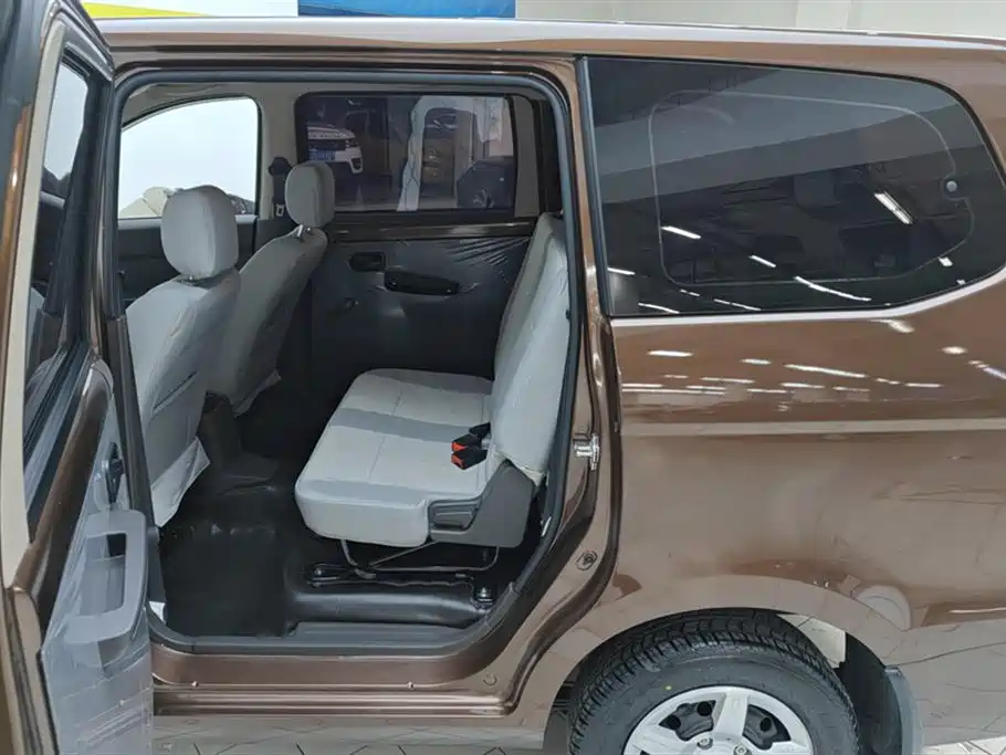 Wuling Hongguang 2025 — фото 11