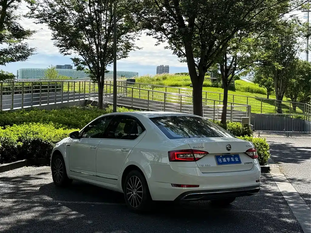 Skoda Octavia 2018 — фото 17
