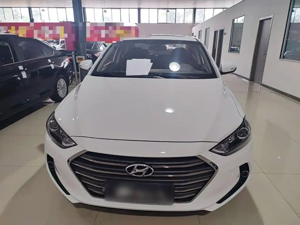 Hyundai Elantra 2019 — фото 3