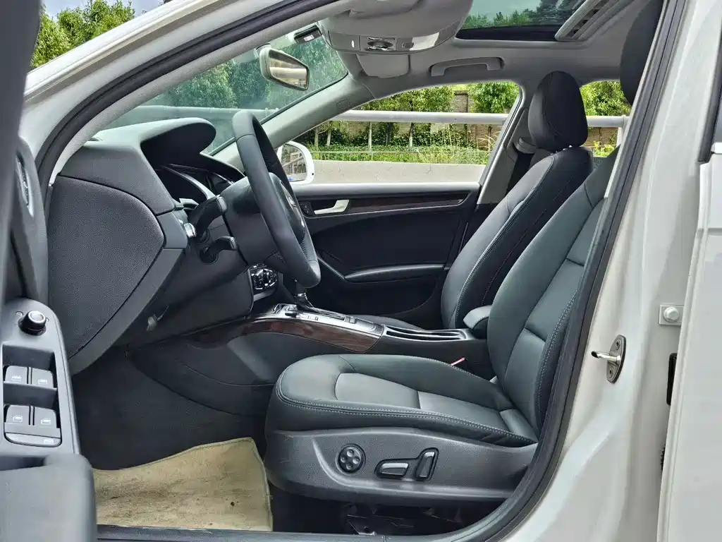 Audi A4L 2011