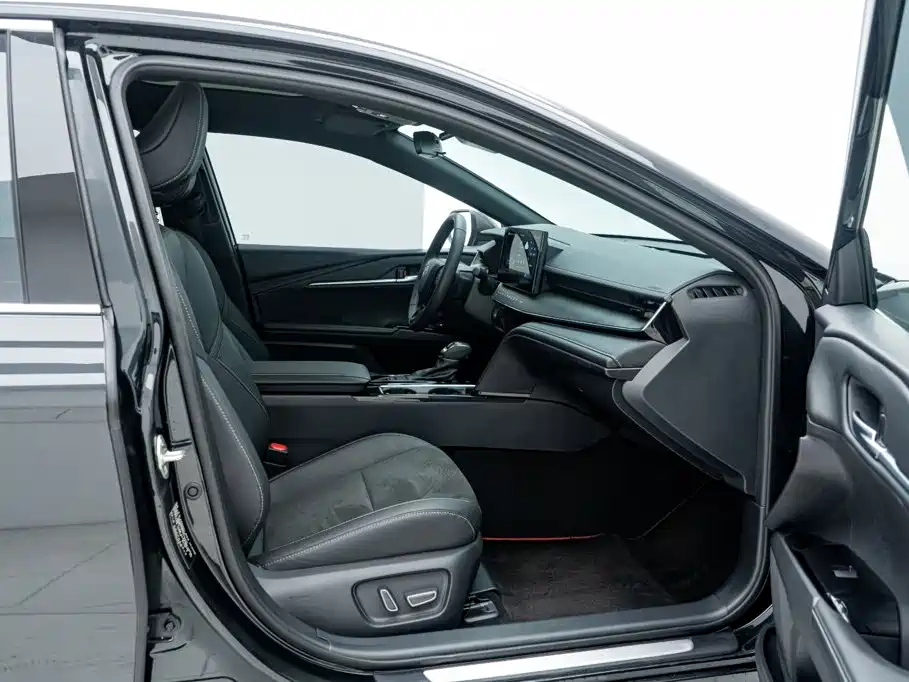 Toyota Camry 2025 — фото 17