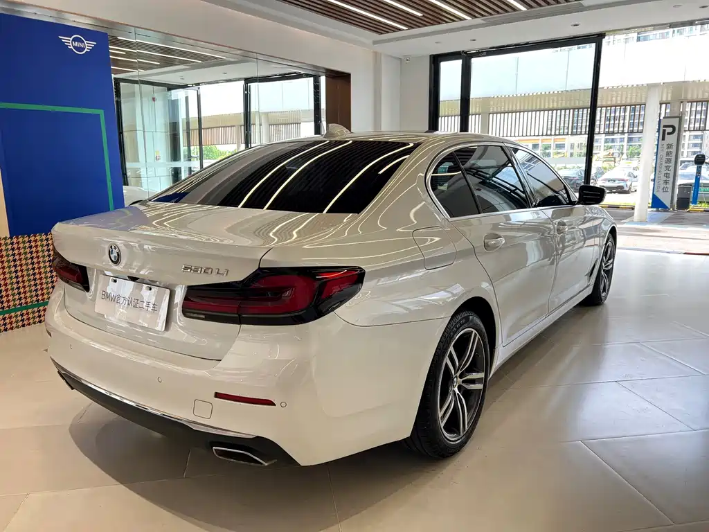 BMW 5 Series 2021