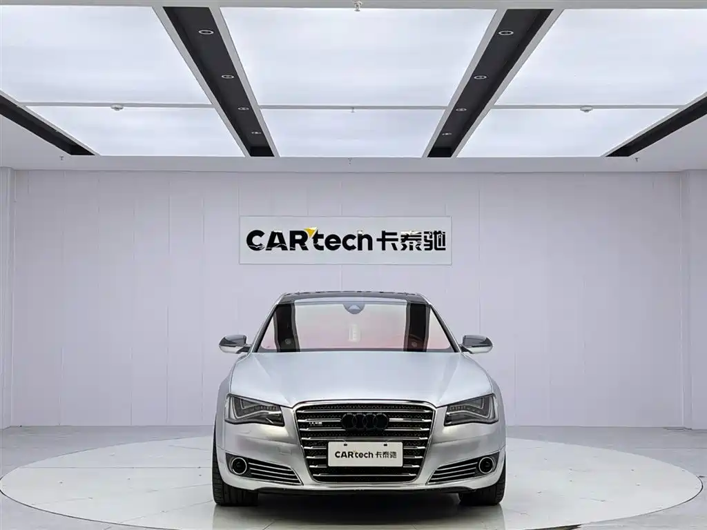 Audi A8 2011 — фото 8