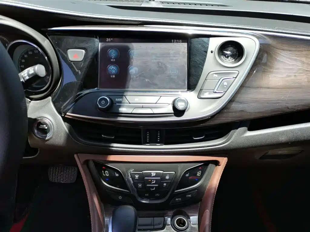 Buick Envision Plus 2017 — фото 13