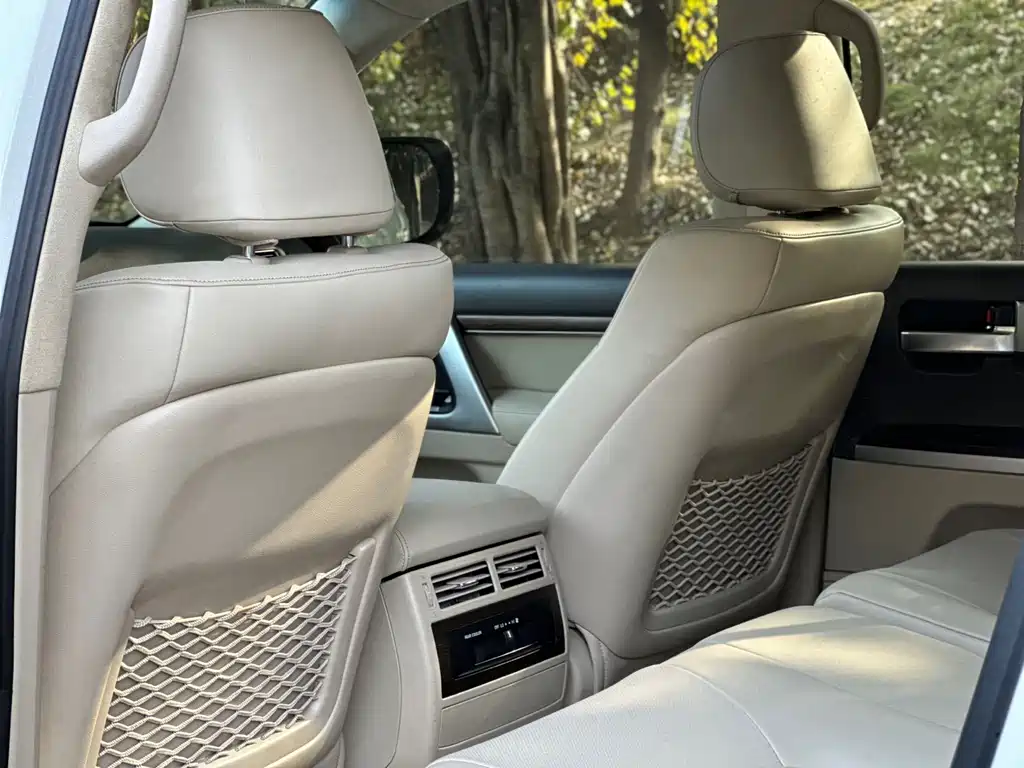 Toyota Land Cruiser 2020 — фото 14