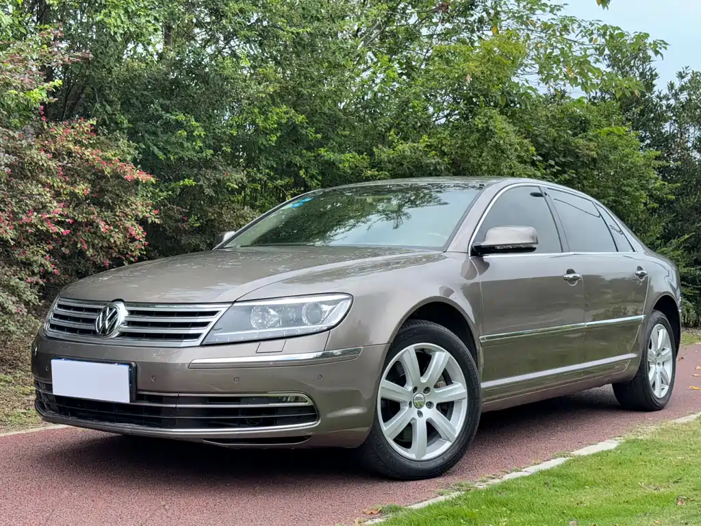 Volkswagen Phaeton 2015 — фото 1