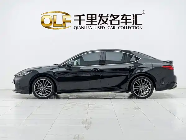 Toyota Camry 2025