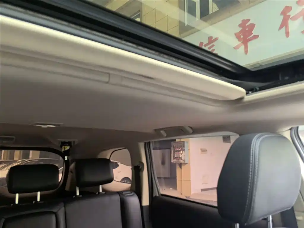 Mitsubishi Outlander 2017 — фото 17