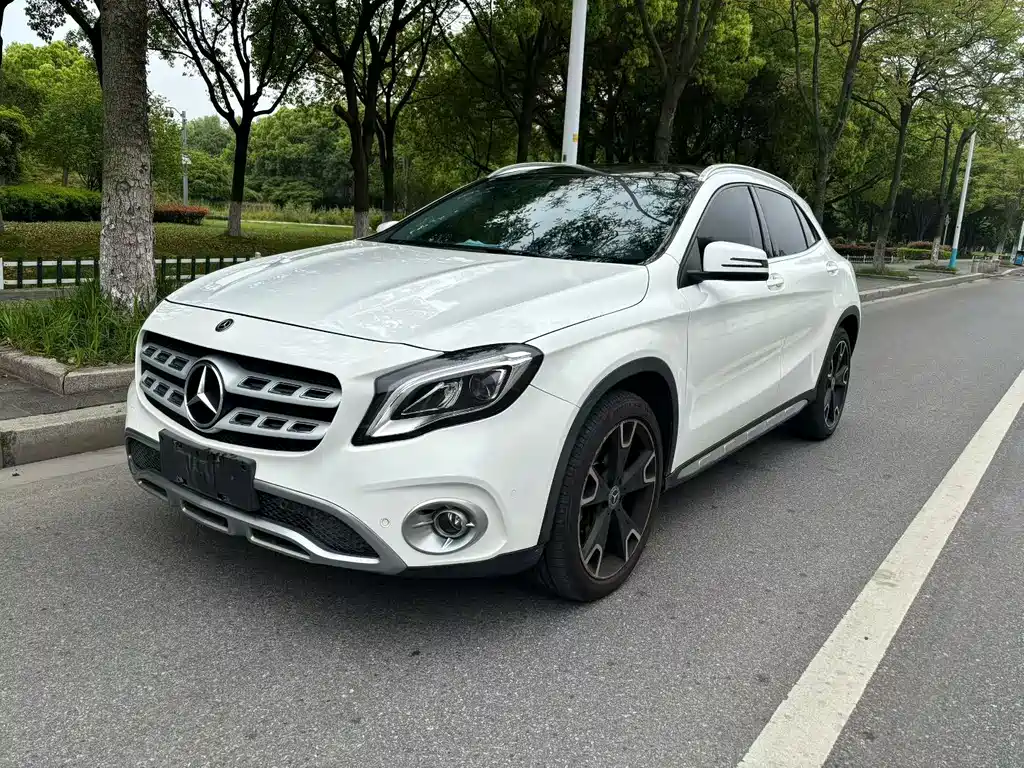 Mercedes-Benz GLA 2017 — фото 1