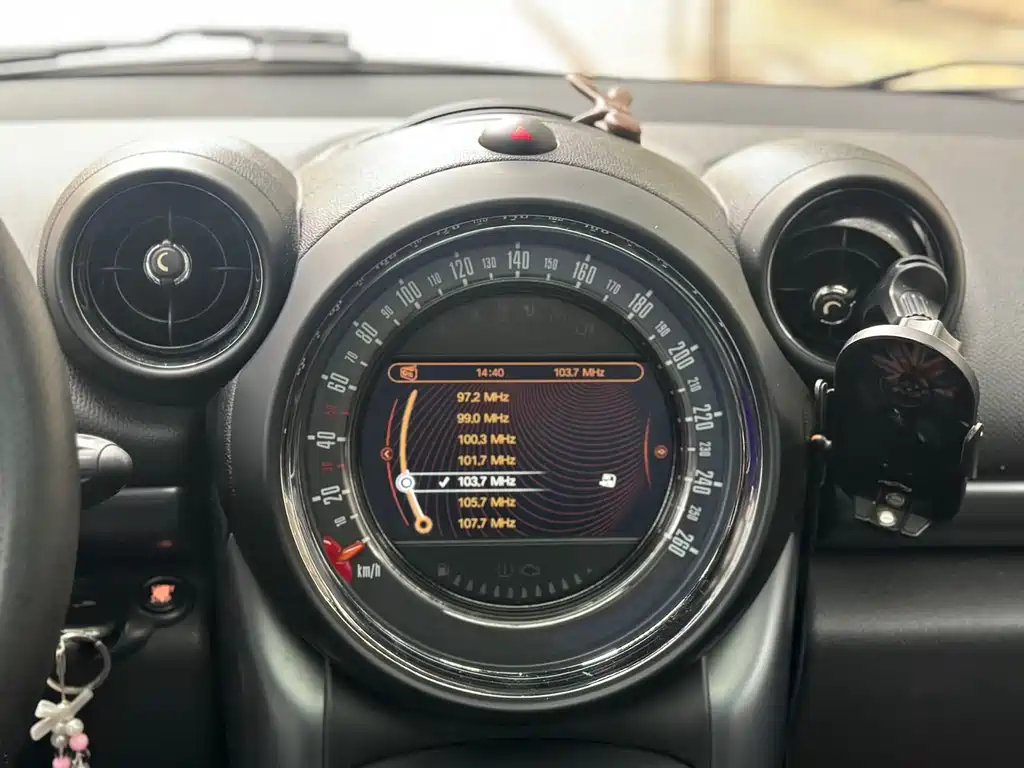 MINI Countryman 2015 — фото 12