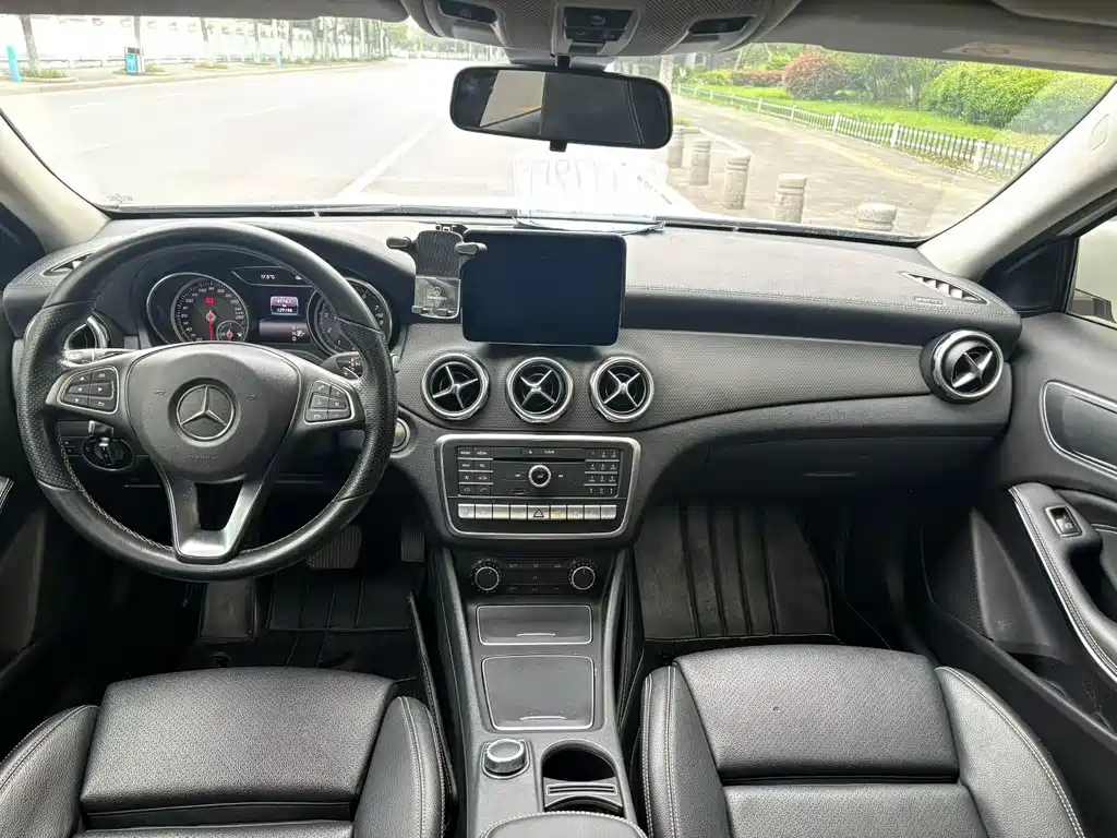 Mercedes-Benz GLA 2017 — фото 5