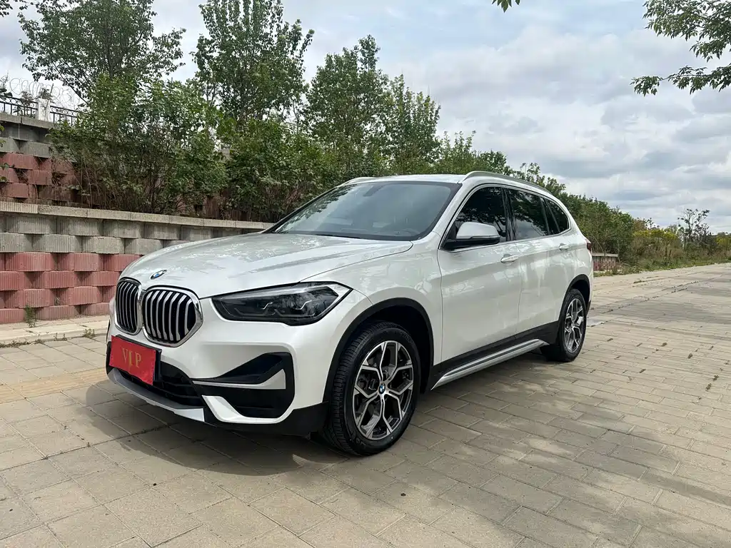BMW X1 2022 — фото 1