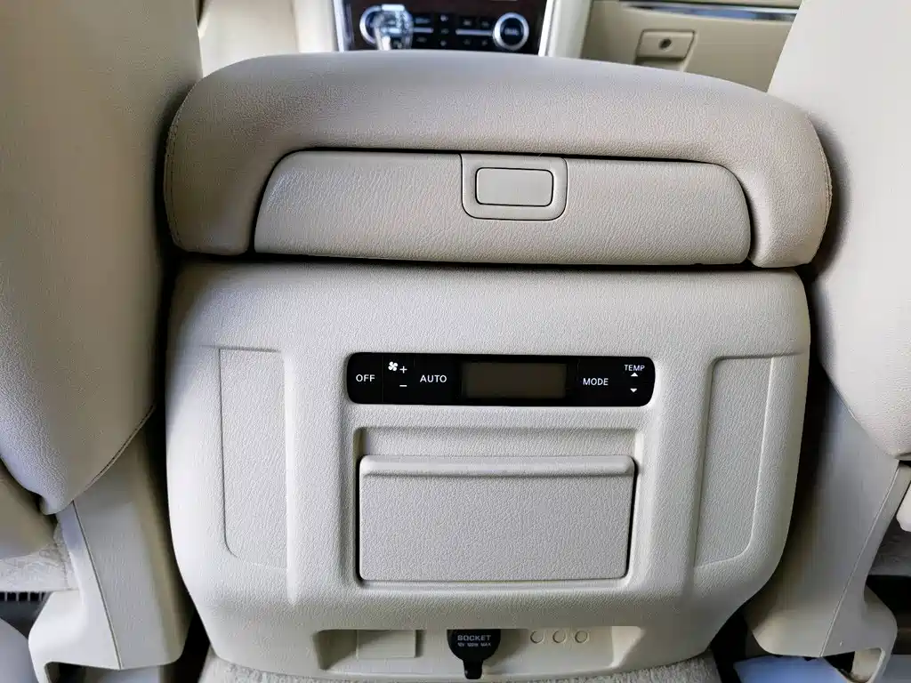Nissan Patrol 2014 — фото 12