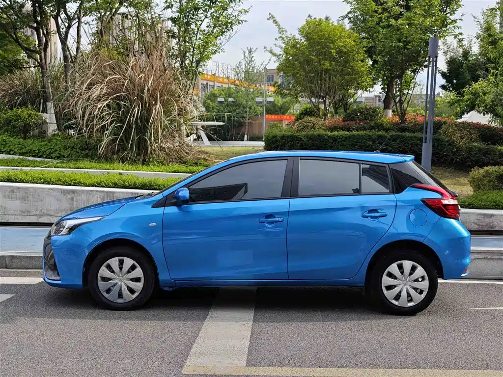 Toyota Yaris L 2019 — фото 3