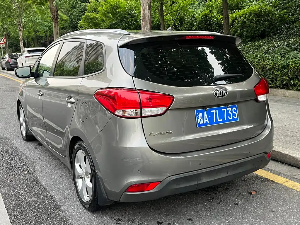 Kia Carens 2016 — фото 5