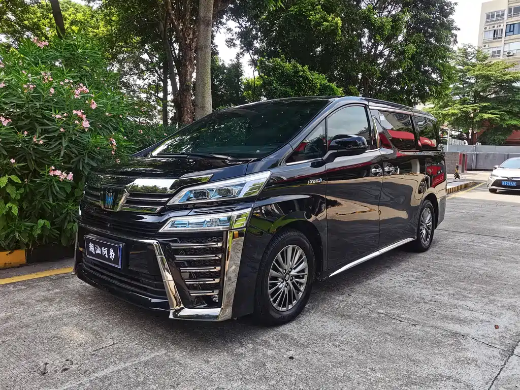 Toyota Vellfire 2022 — фото 19