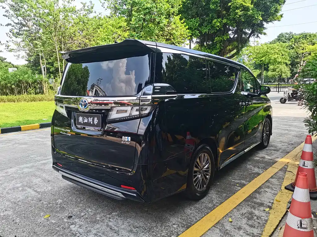 Toyota Vellfire 2022 — фото 20