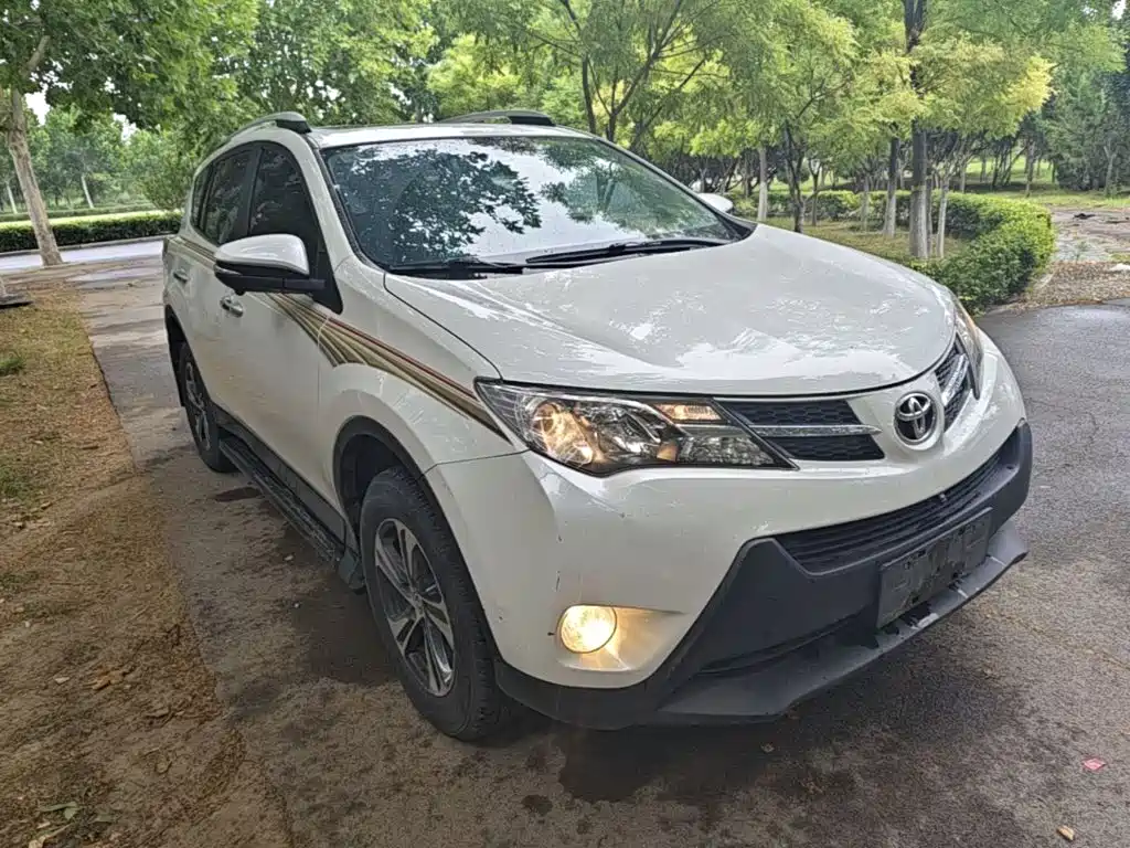 Toyota RAV4 2015 — фото 22