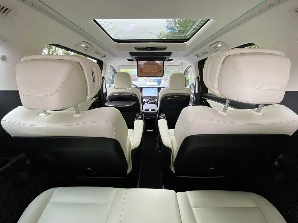 GAC Motor Trumpchi E9 2025 — фото 15