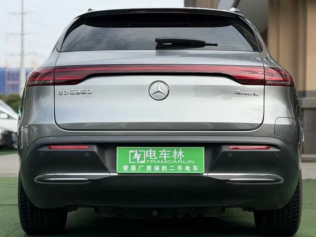 Mercedes-Benz EQC 2020 — фото 19
