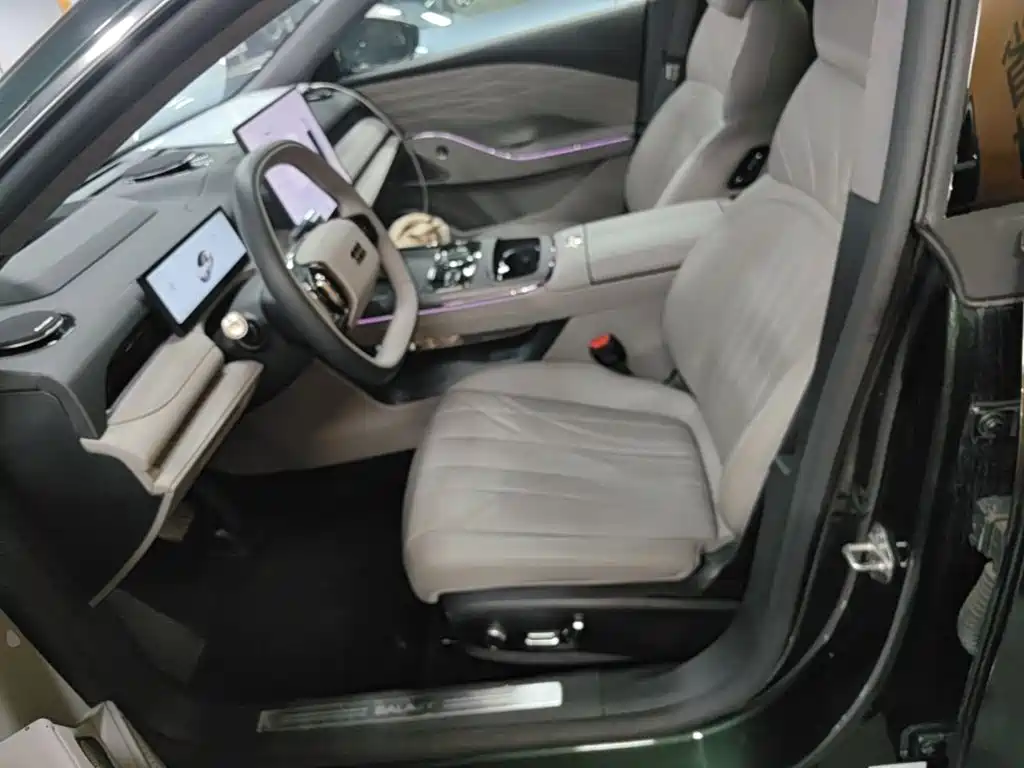 Geely Galaxy Starshine 8 2025 — фото 15