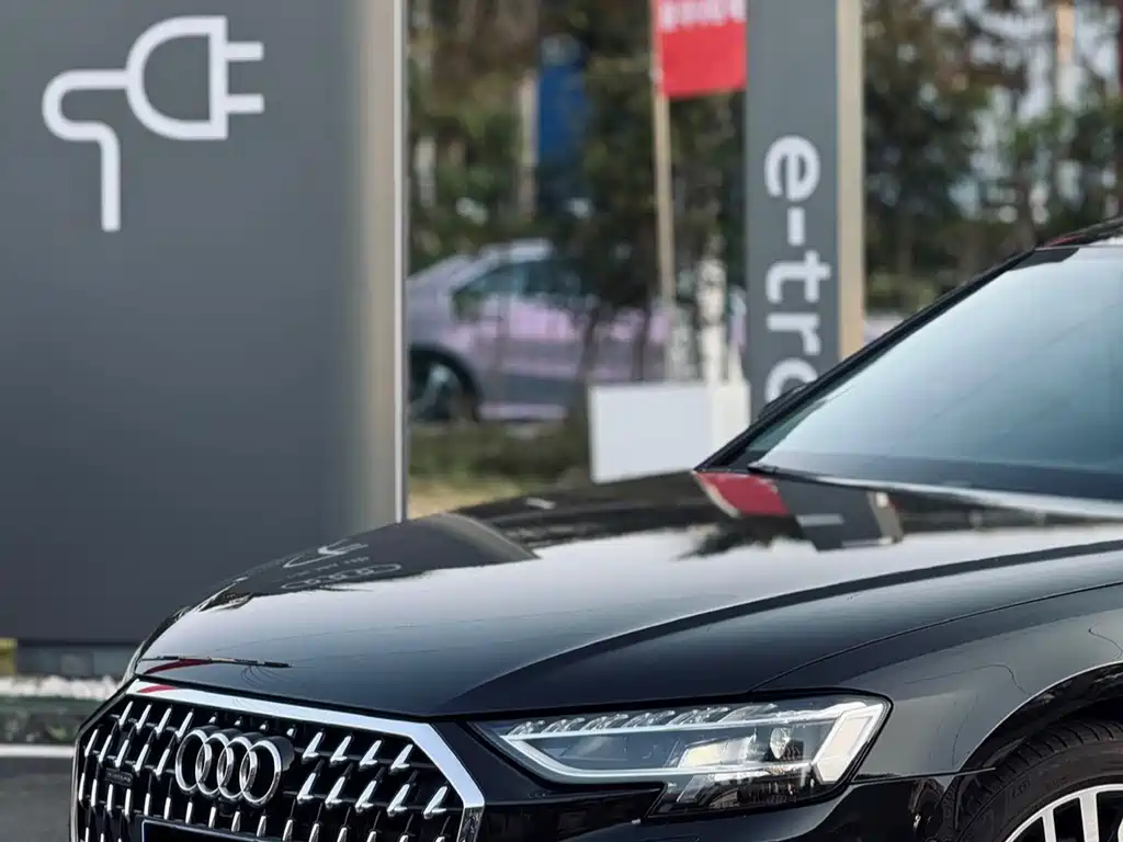 Audi A8 2023 — фото 19