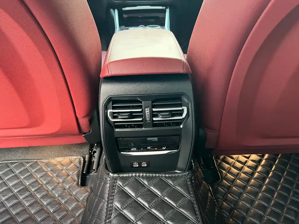 BMW i3 2024 — фото 11