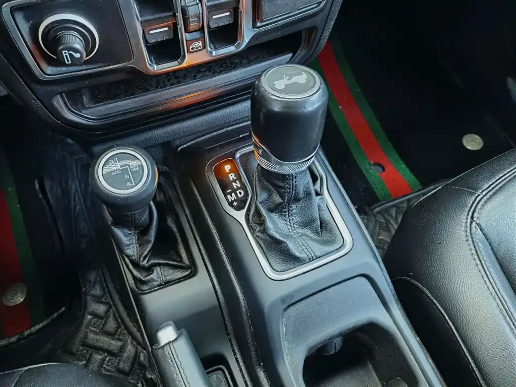 Jeep Wrangler 2022 — фото 11