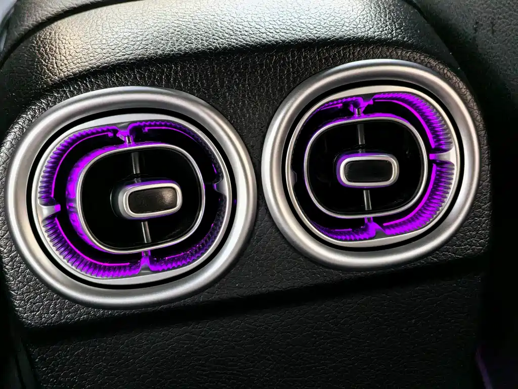 Mercedes-Benz C-Class 2025 — фото 10