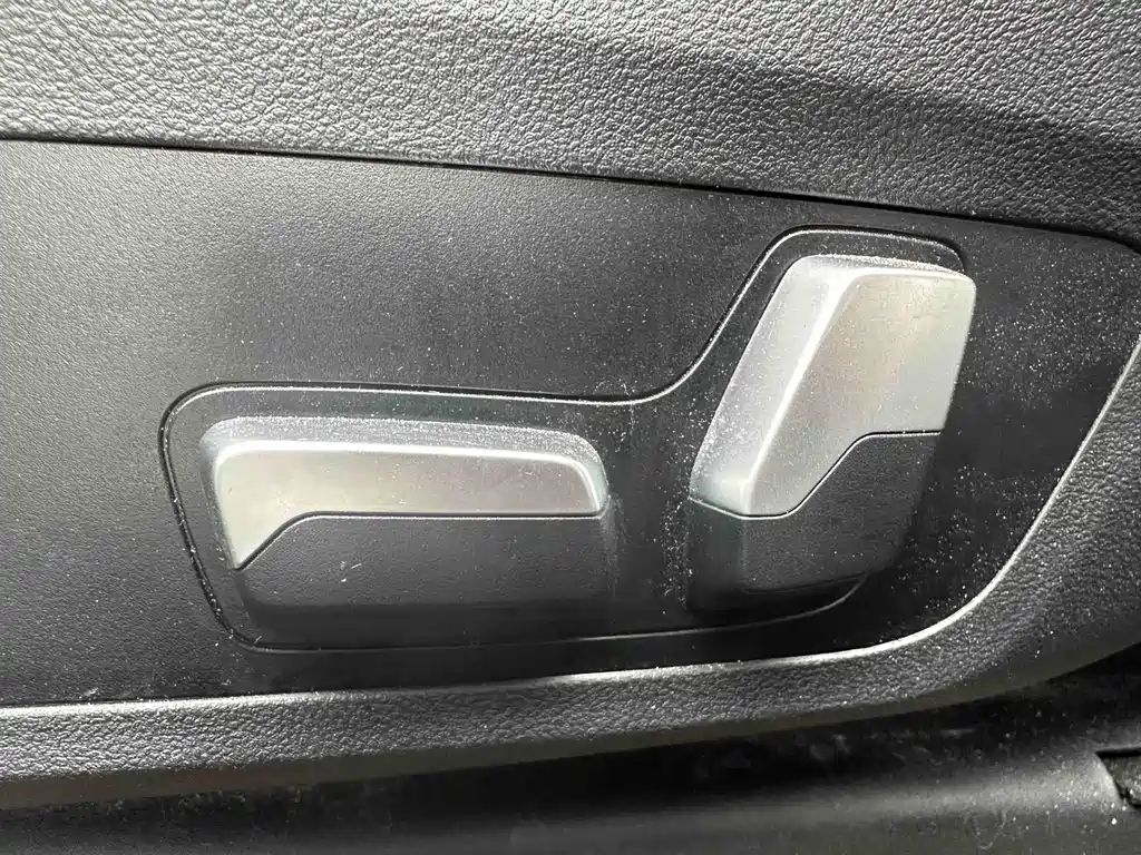 BMW 3 Series 2023 — фото 12